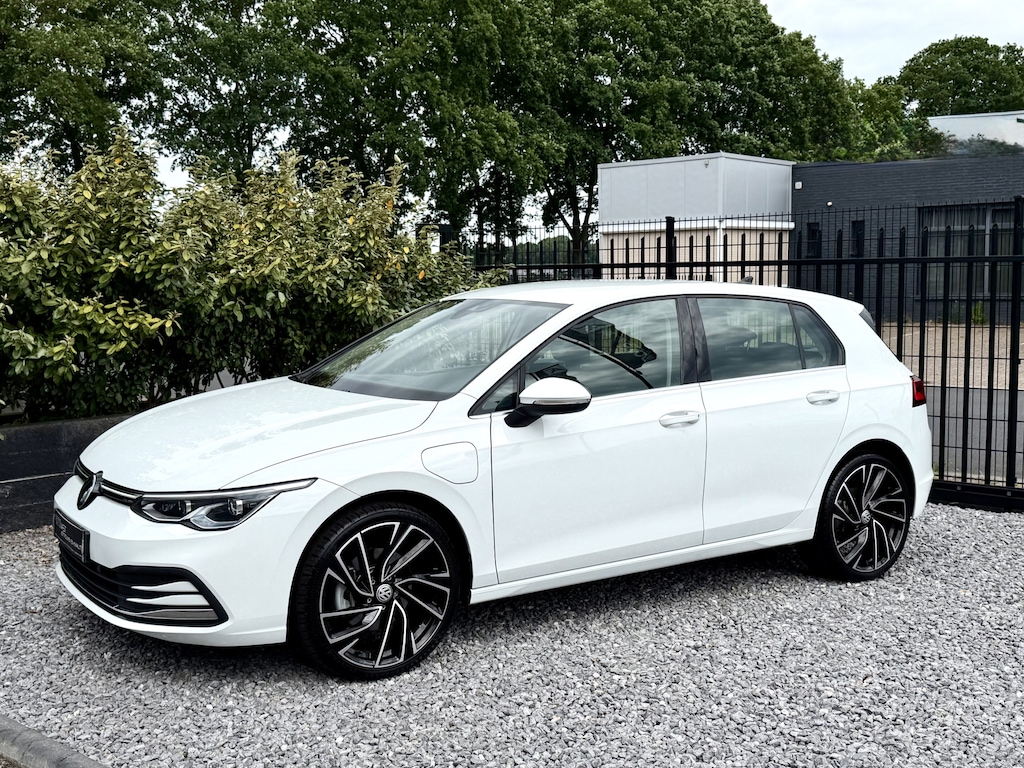 Volkswagen Golf 1.4 eHybrid Style Navi|IQLight|Memoryinter|Stuuverw 204PK
