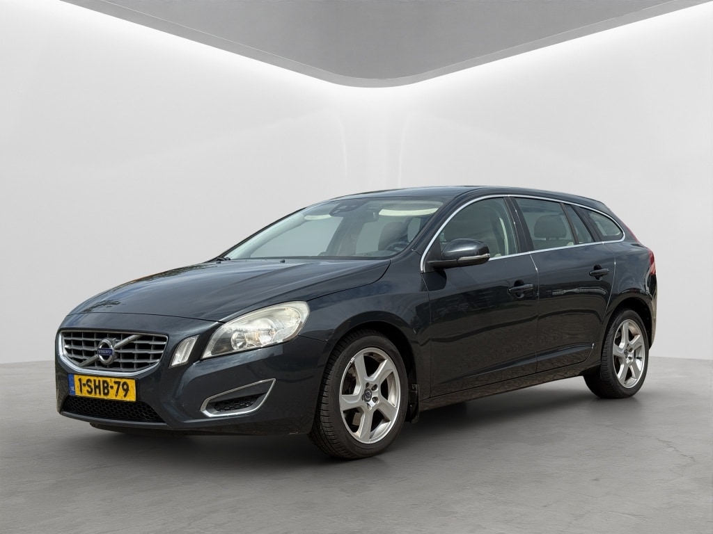 Volvo V60 2.0 D3 Momentum export