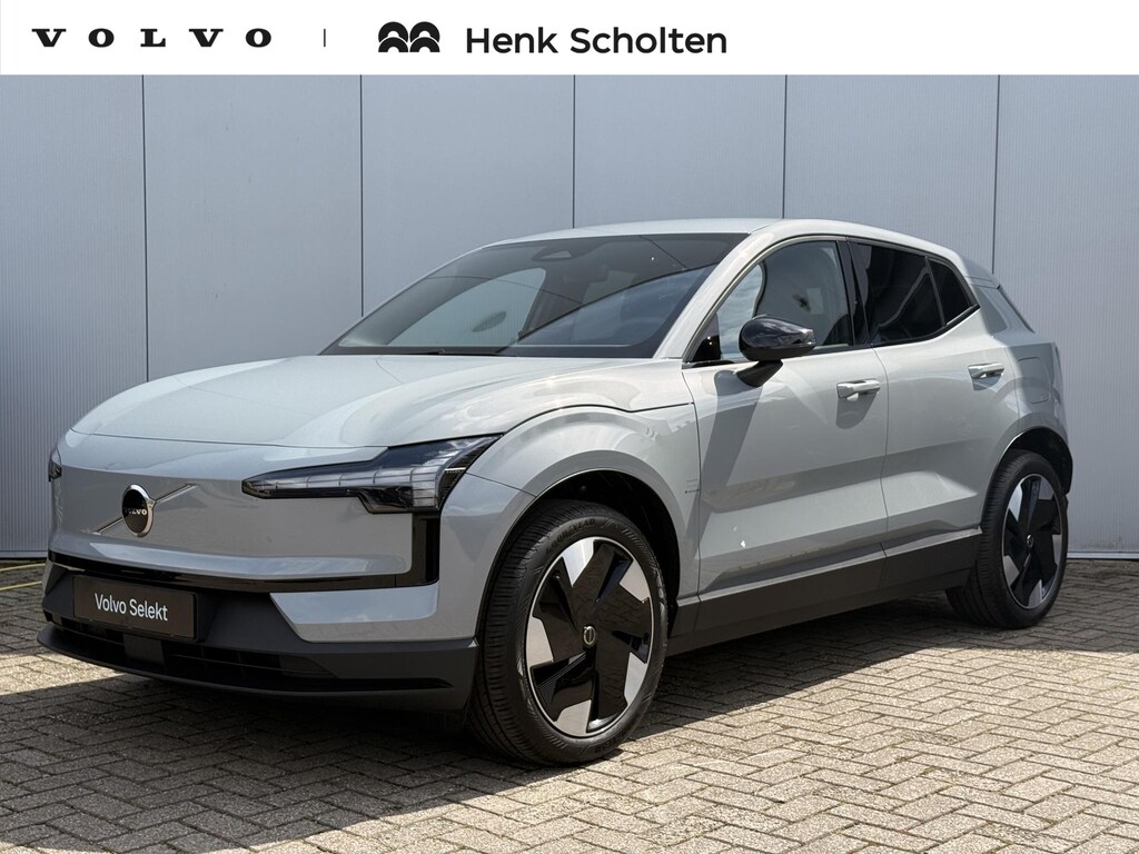 Volvo EX30 Single Motor Extended Range Plus 69 kWh Stoel-/stuurwielverwarming | Harman Kardon | Extra getint glas | 19 inch. lichtmetalen velgen | Keyless entry | Elektrisch bedienbare kofferklep | Pilot assist | Adaptieve cruise control | Apple carplay/ Android auto
