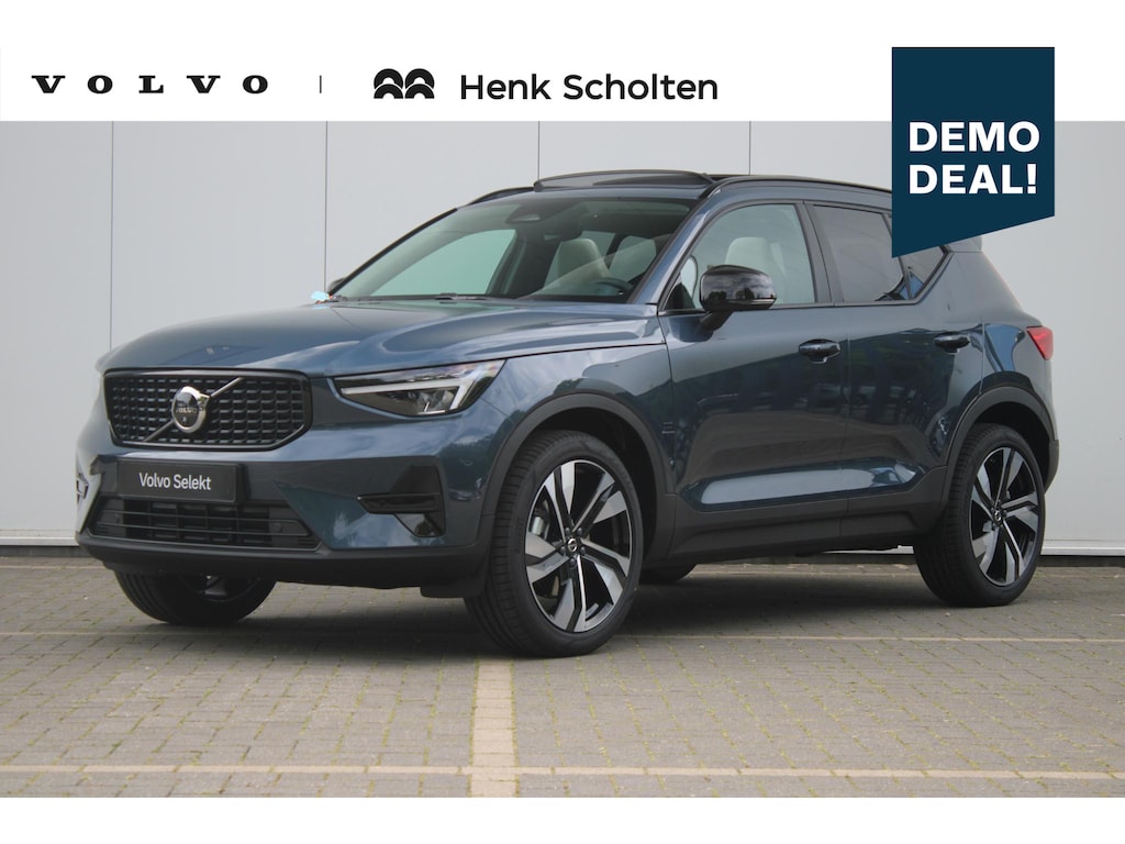 Volvo XC40 B4 Automaat Plus Dark | Panoramadak | Elektrisch Verstelbare Voorstoelen | Getint Glas Achter | Keyless | Elektrische Achterklep | Premium audio by Harman Kardon | Stoelverwarming | Stuurverwarming | Adaptieve Cruise Control | Pilot Assist | Dodehoek herkenning