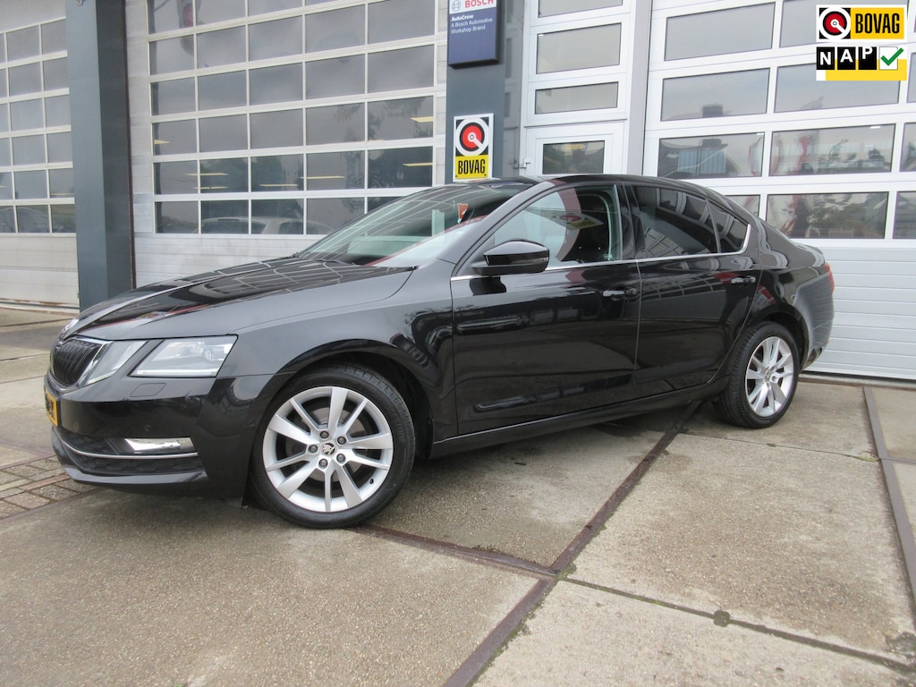 Skoda Octavia 1.0 TSI Style Business / Navi / PDC / Carplay