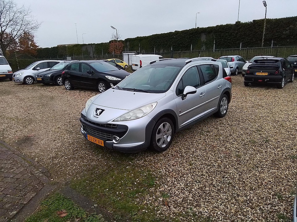 Peugeot 207 SW Outdoor 1.6 VTi XS zeer lux,s airco trekhaak paneramadak radio cd