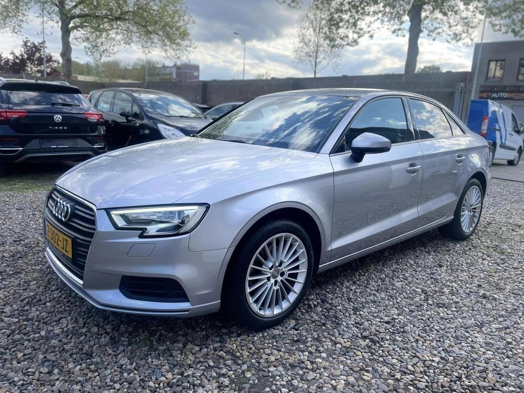 Audi A3 LIMOUSINE 30 TFSI Design Pro Line Plus navi, cruise,Led,