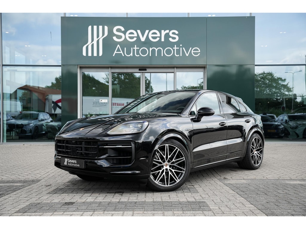 Porsche Cayenne 3.0 E-Hybrid | SportDesign Pakket | Black Edition | Adaptieve Luchtvering PASM | 22-inch RS Spyder  | Sport Chrono Pakket | Panoramadak | Bijrijdersdisplay | Bose Surround Sound System | Adaptive Cruise Controle | Soft-Close portieren | 360° Surround View | 21 inch RS Spyder Design velgen |