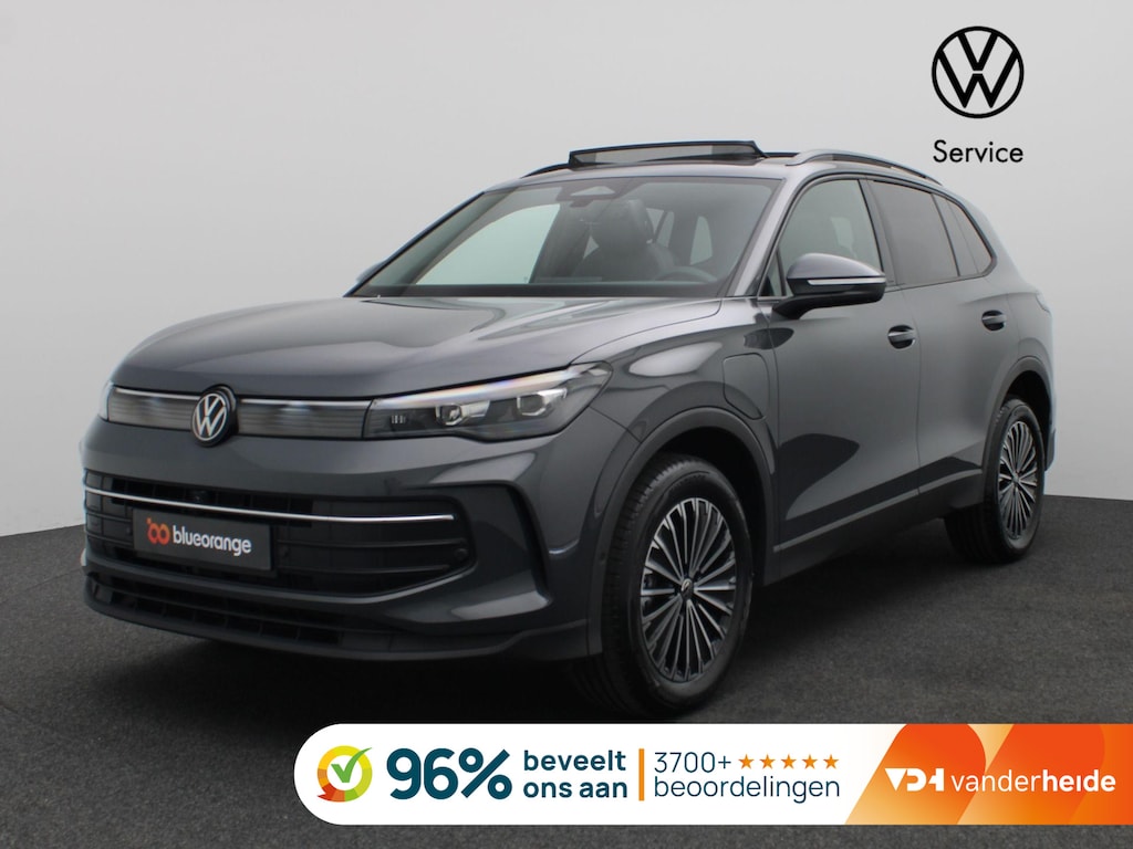 Volkswagen Tiguan 1.5 eHybrid Life Edition 204PK DSG Panoramadak, Trekhaak, 360gr. Camera, Keyless, Elektr. Achterklep, 18" LM Velgen, Side Assist, Stoel-Stuurverwarming, Zwarte hemelbekleding