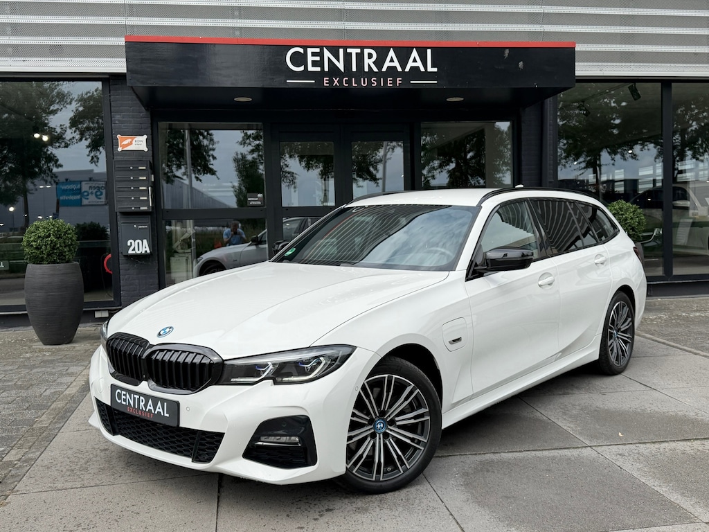 BMW 3-Serie Touring 320e xDrive M-Sport High Exe 205PK|ACC|Keyless|Carplay|Laser-Lights|Camera|