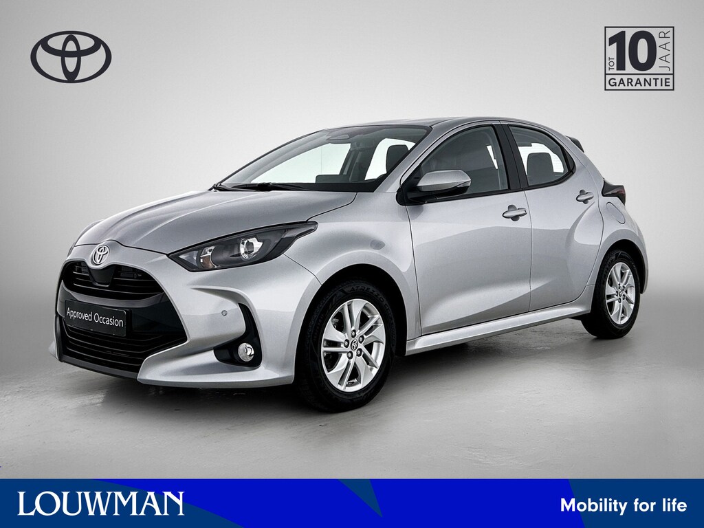 Toyota Yaris 1.5 Hybrid 115 Active + | BTW Voertuig | Stoel+stuurverwarming | Parkeersensoren voor+achter | Apple CarPlay/Android Auto | Cruise Control Adaptive | Climate Control | Achteruitrijcamera |