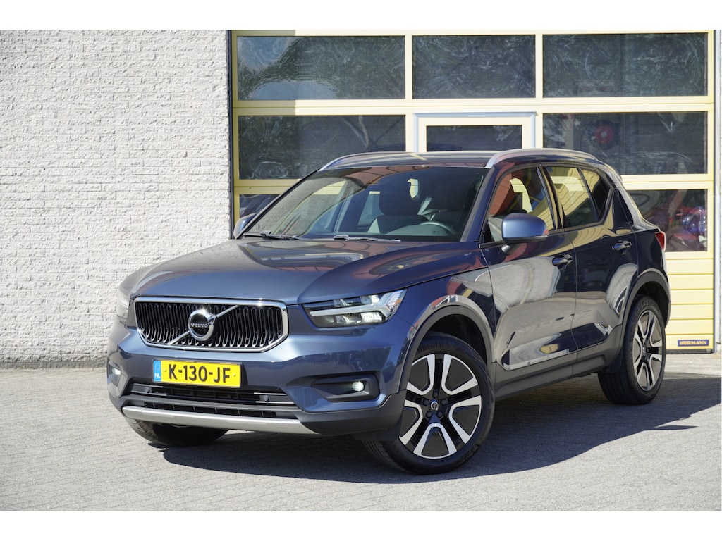 Volvo XC40 1.5 T2 Automaat! Business Pro BJ2021 Lmv 19" | Led V+A | Pdc | Keyless entry | Elek. achterklep | Achteruitrijcamera | App-Connect | Navi | Virtual cockpit | Climate control | Cruise control | Sportstoelen | Zwarte hemel | Getint glas