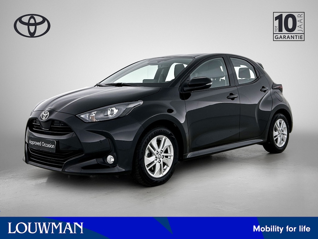 Toyota Yaris 1.5 Hybrid 115 Active + | BTW voertuig | Stoel+stuurverwarming | Parkeersensoren voor+achter | Apple CarPlay/Android auto | Climate Control | Cruise Control Adaptive | Achteruitrijcamera |
