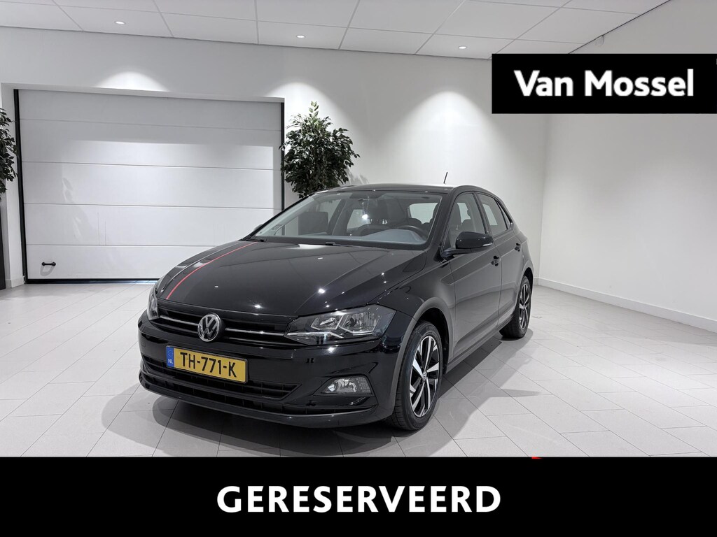 Volkswagen Polo 1.0 TSI Beats Nederlands Voertuig | Apple Carplay | Android Auto | Cruise Control Adaptief | LED Dagrijverlichting | Lederen Stuurwiel | Lichtmetalen Velgen | Sportstoelen