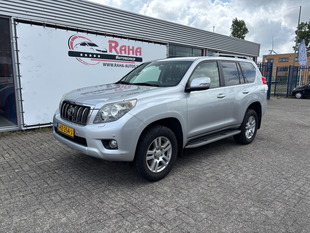 Toyota Land Cruiser 3.0 D-4D-F SX