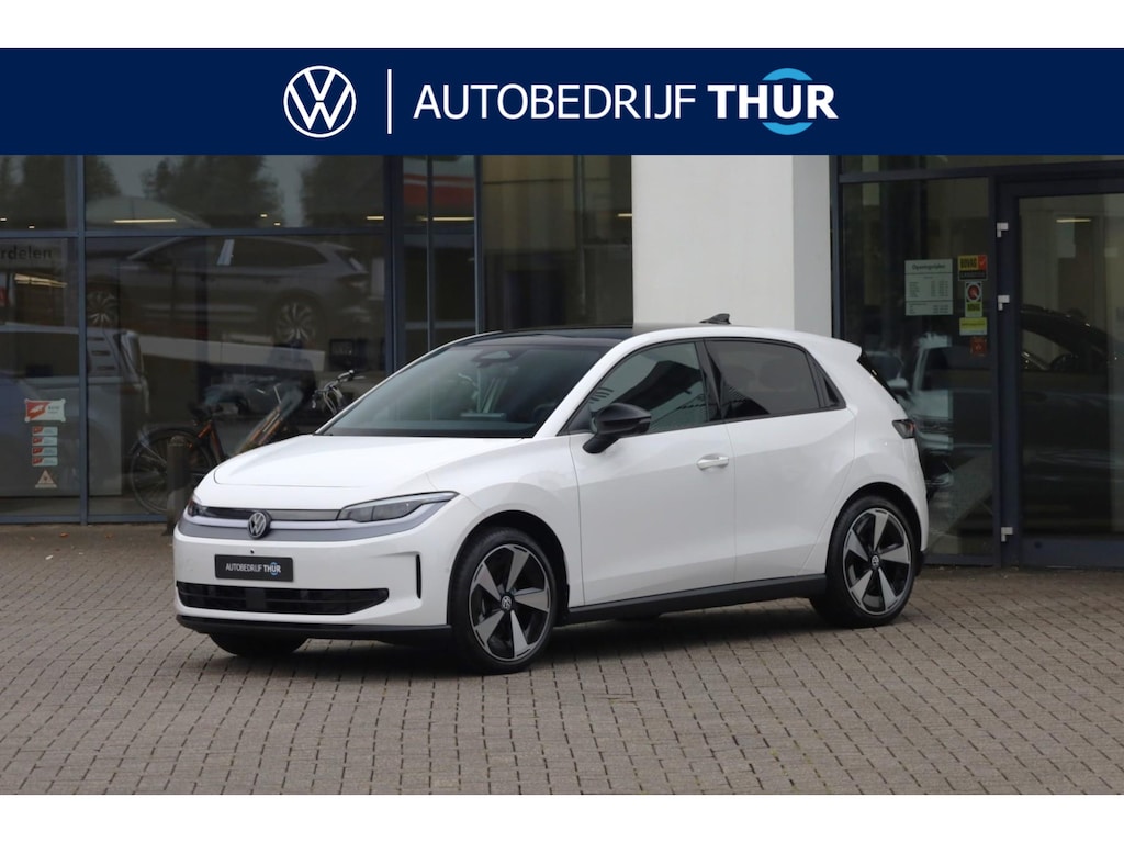 Volkswagen ID.Polo Style First Edition 52 kWh 211PK / 155kW, DEMONSTRATIE AUTO LED Matrix IQ.Light, 360° rondomzichtcamera, panoramadak, elektrisch verstelbare voorstoelen met geheugen- en massagefunctie, verwarmbare voorstoelen, navigatie, Apple Carplay & Android Auto, dodehoekdetectie (Side Assist), Keyless Entry & Go, draadloos telefoon laden, verwarmbaar stuurwiel, afneembare trekhaak, 18'' LMV 'Linz'