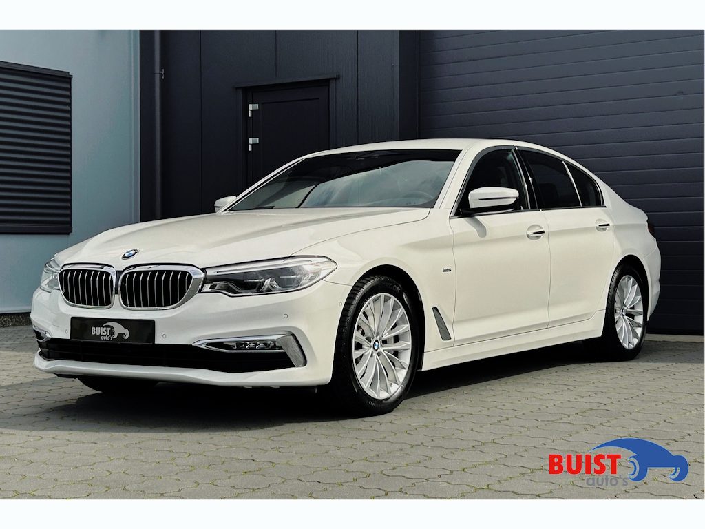 BMW 5-Serie 530i High Executive Luxury Line NAPPA LEER 18" NL-auto!