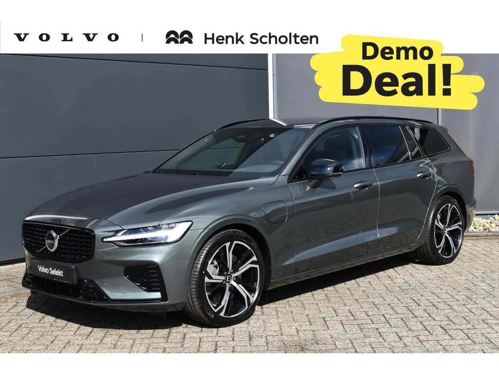 Volvo V60 T6 Plug-in hybrid AWD Plus Dark |DEMO DEAL| Harman Kardon Premium sound | Google Navigatie | BLIS | Adaptieve Cruise Control | Pilot Assist | Stuur-/Stoelverwarming | Elektrisch verstelbare stoelen voor met memory | Parkeercamera | 19 inch Lichtmetalen velgen |