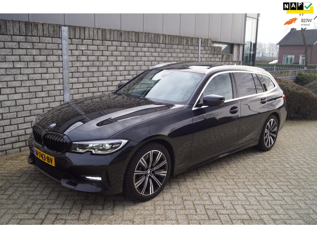 BMW 3-Serie Touring 330i High Executive Edition Sport Line Autom Panodak Leder Sportst Stoelverw Navi Camera Clima 2x PDC ENZ .