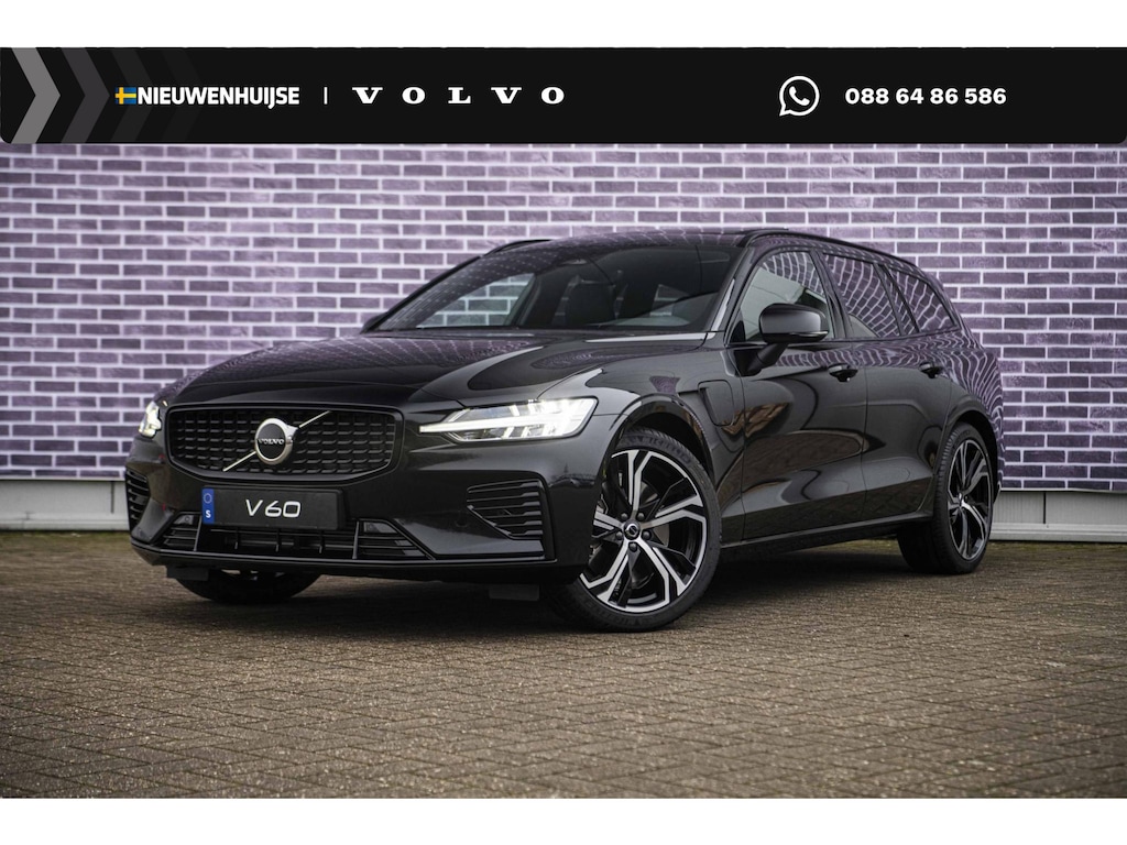 Volvo V60 2.0 T6 Plug-in hybrid AWD Ultra Dark | Sportstoelen | Schuif-/Kanteldak | Full-LED | Adaptieve Cruise Control | Head-Up Display | Stoelverwarming Voor en Achter | 19" | Getint Glas | Harman Kardon Audio | BLIS |