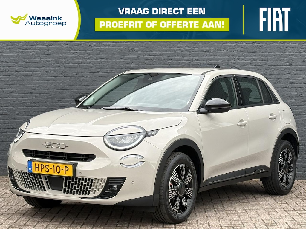 Fiat 600 1.2 Hybrid Urban | 1e Eigenaar | Stoelverwarming | Camera | Parkeersensoren | Navigatie | Apple Carplay | Android Auto | Cruise Control | Lane Assist