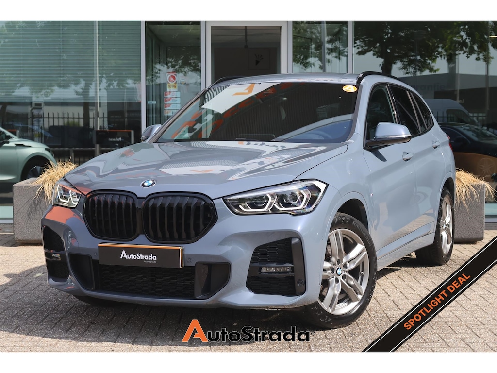 BMW X1 (f48) sDrive18i M-Sport | Stormbay | LED | Navigatie | Cruise | Climate | Sfeerverlichting | Camera | HUD