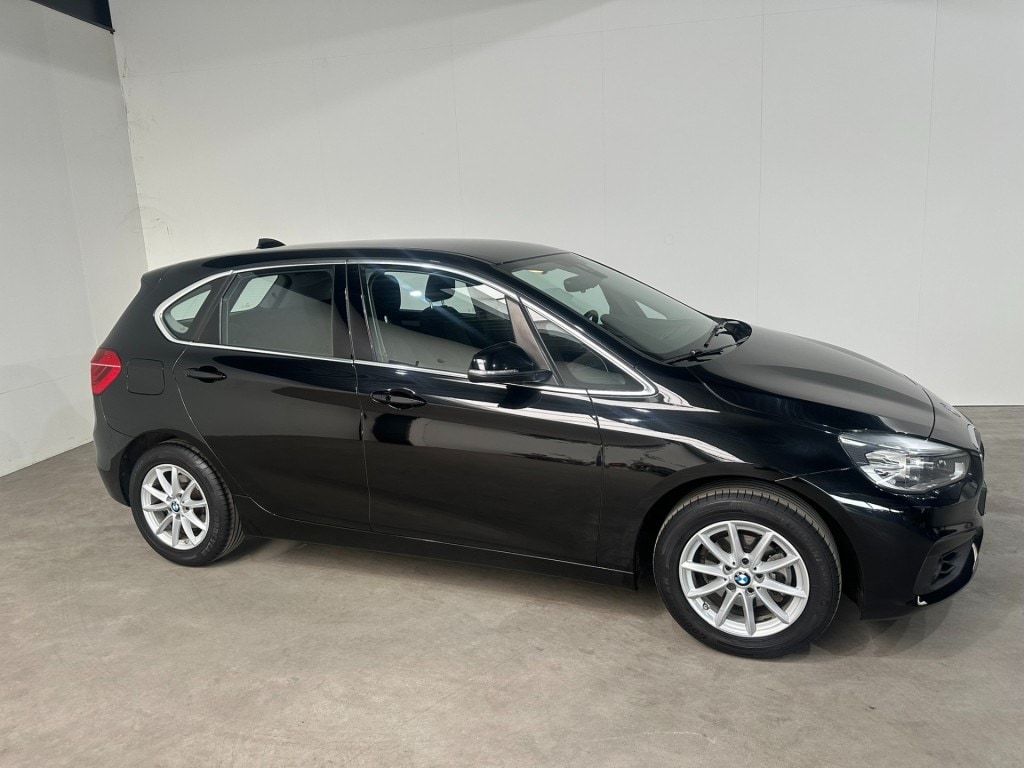 BMW 2-Serie Active Tourer 216i, PDC, Nav,Afn. trekhaak, NAP, Ned auto, ECC,