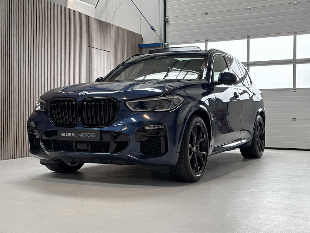 BMW X5 xDrive45e High Executive M SPORT PAKKET - PANORAMADAK - STOELKOELING + VERWARMING - LASER LAMPEN - LUCHTVERING - HIFI GELUIDSINSTALLATIE - PARKEER CAMERA 360
