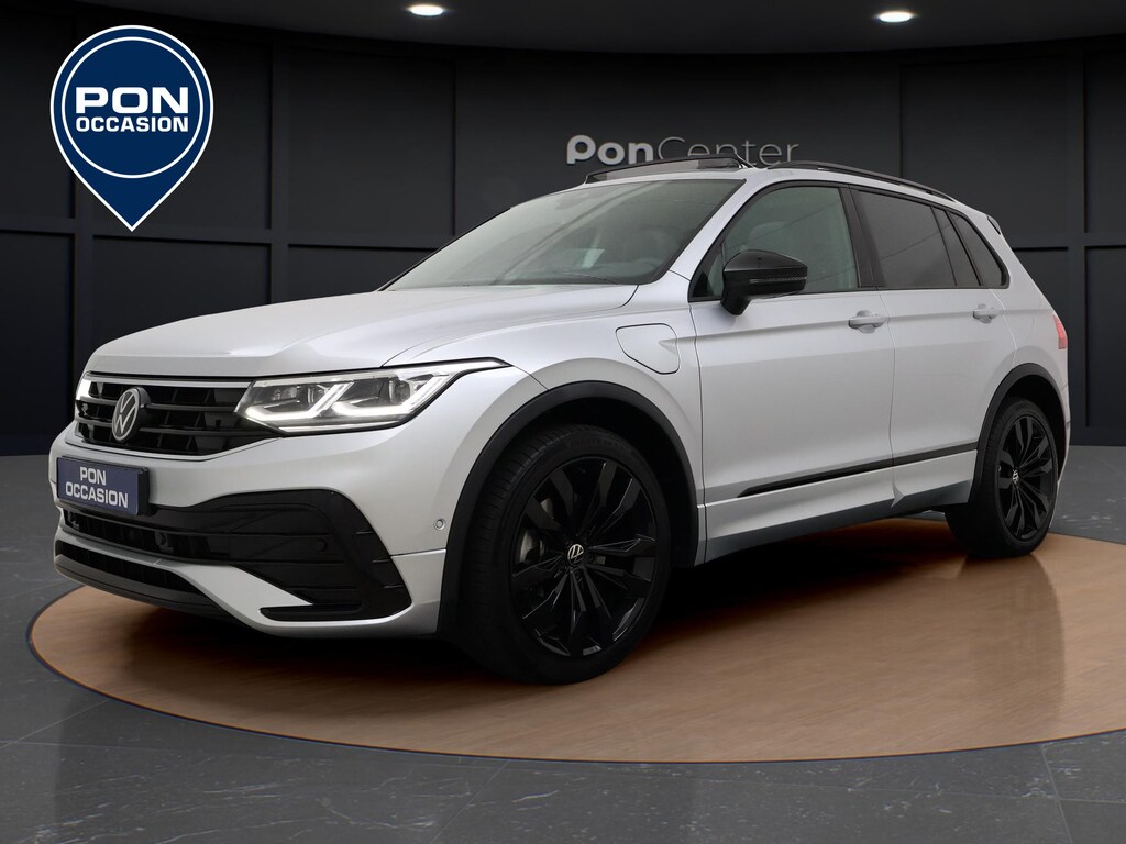 Volkswagen Tiguan 1.4 TSI eHybrid R-Line | Pano Dak | Trekhaak | Black Style | Head-Up Display | ACC | Side Assist | Elek. Achterklep | Stuur-/Stoelverwarming | Matrix LED | 20'' |