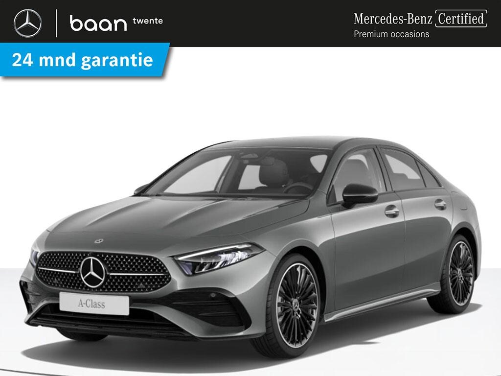 Mercedes-Benz A-klasse A 180 Limousine AMG Line | Panoramadak | Nightpakket | Apple Carplay | Achteruitrijcamera | Stoelverwarming