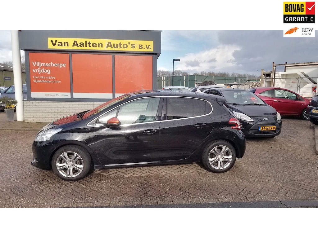 Peugeot 208 1.2 PureTech Roland Garros