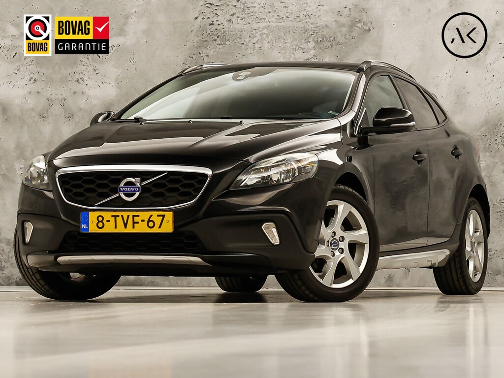 Volvo V40 Cross Country 1.6 T4 Sport 179Pk (NAVIGATIE, CLIMATE, GETINT GLAS, TREKHAAK, SPORTSTOELEN, PARKEERSENSOREN, CRUISE, NIEUWSTAAT)