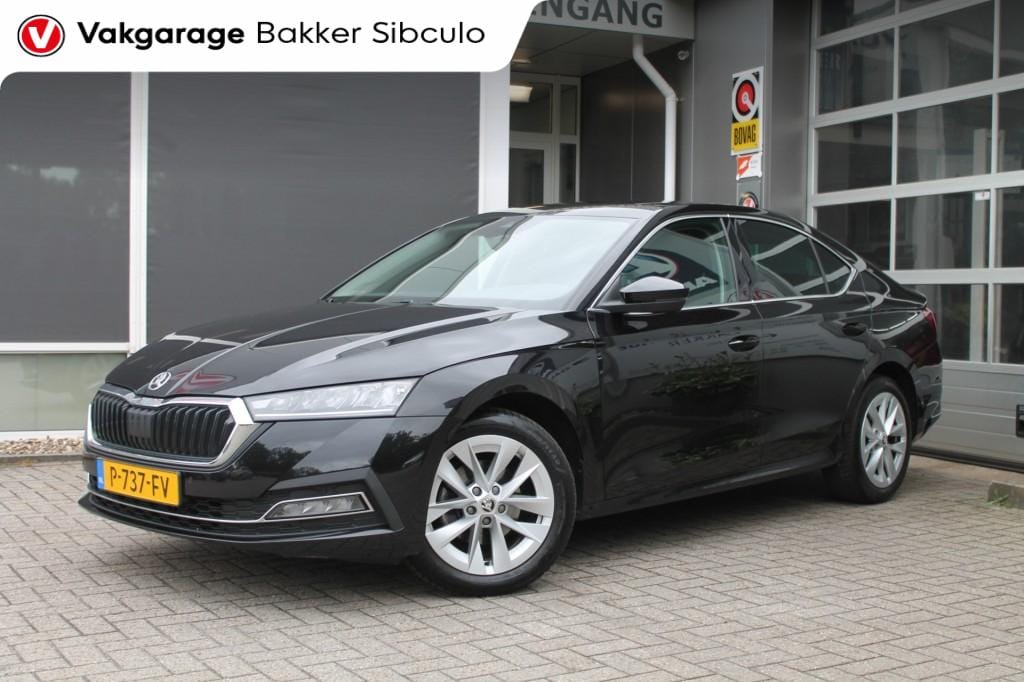 Skoda Octavia 1.0 TSI BUSINESS EDITION CRUISE NAVI PDC V/A FULL LED