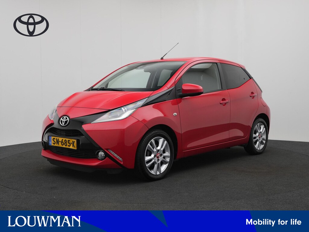 Toyota Aygo 1.0 VVT-i x Joy | Dealer Onderhouden | Achteruitrijcamera | Lichtmetaal |
