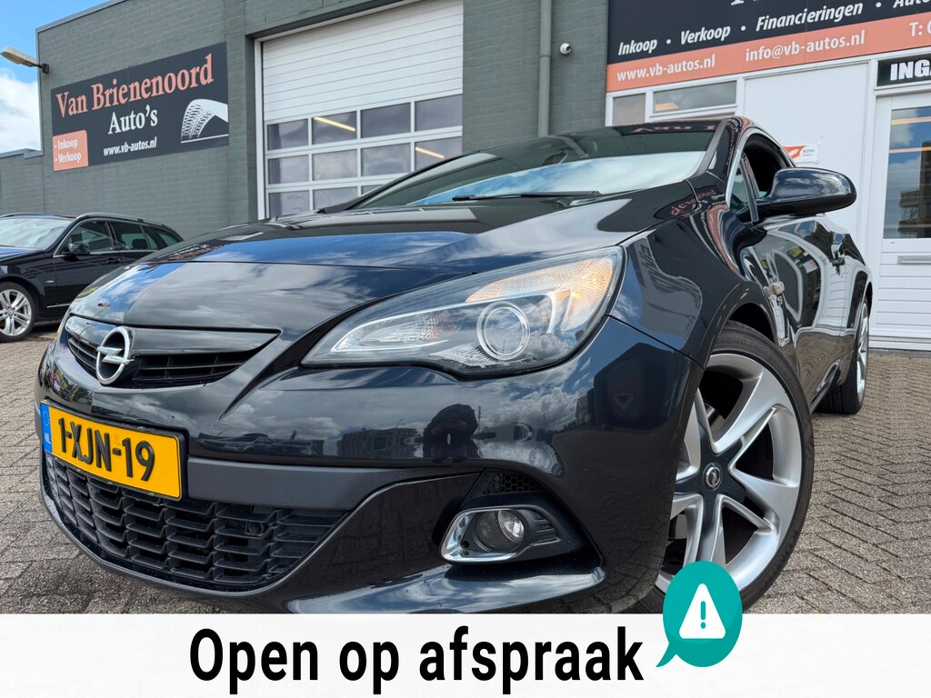 Opel Astra GTC 1.6 Turbo Sport met leer en parkeersensoren en navigatie en bluetooth en cruise controle en airco