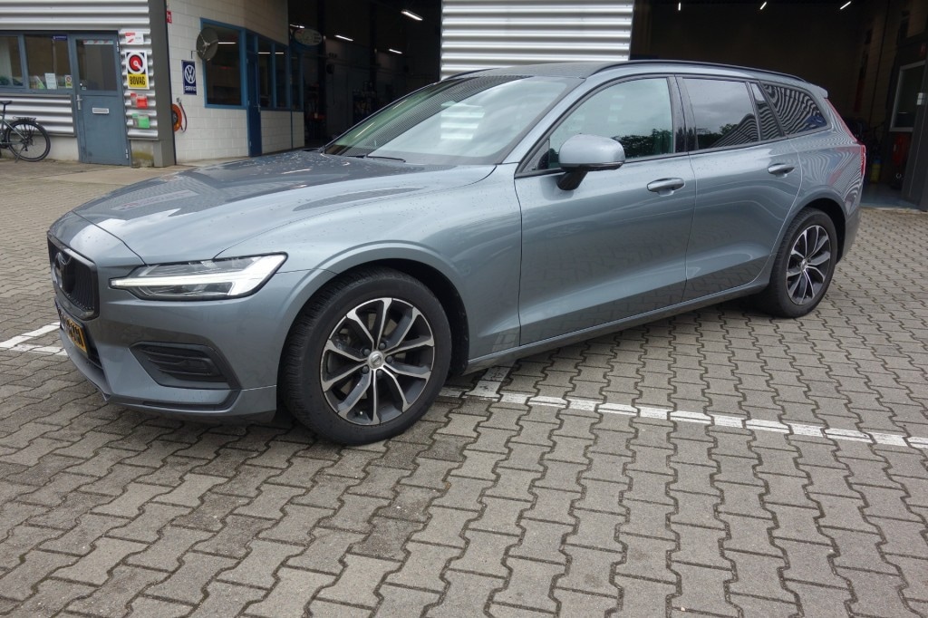 Volvo V60 2.0 B3 MOMENTUM ADVantage, Climate en Park pakket