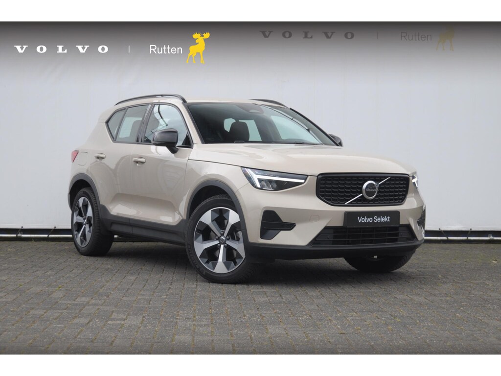Volvo XC40 211PK Automaat B4 Plus Dark / Trekhaak / Navigatie / Adaptive Cruise / Harman Kardon / Stuur- & Stoelverwarming / Elektrische achterklep / Achteruitrijcamera / Elektrische stoelverst. met geheugen
