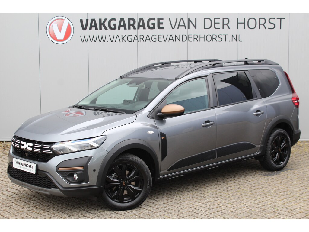 Dacia Jogger 1.0-110pk TCe 110 Extreme+ 7-zitter ! Zeer nette en erg praktische Dacia ! Autm. airco, metallic lak, stoelverwarming, LM wielen+all season banden, cruise control, pdc v+a, dodehoek assistent, camera, navigatie, telefoonvoorb., etc.