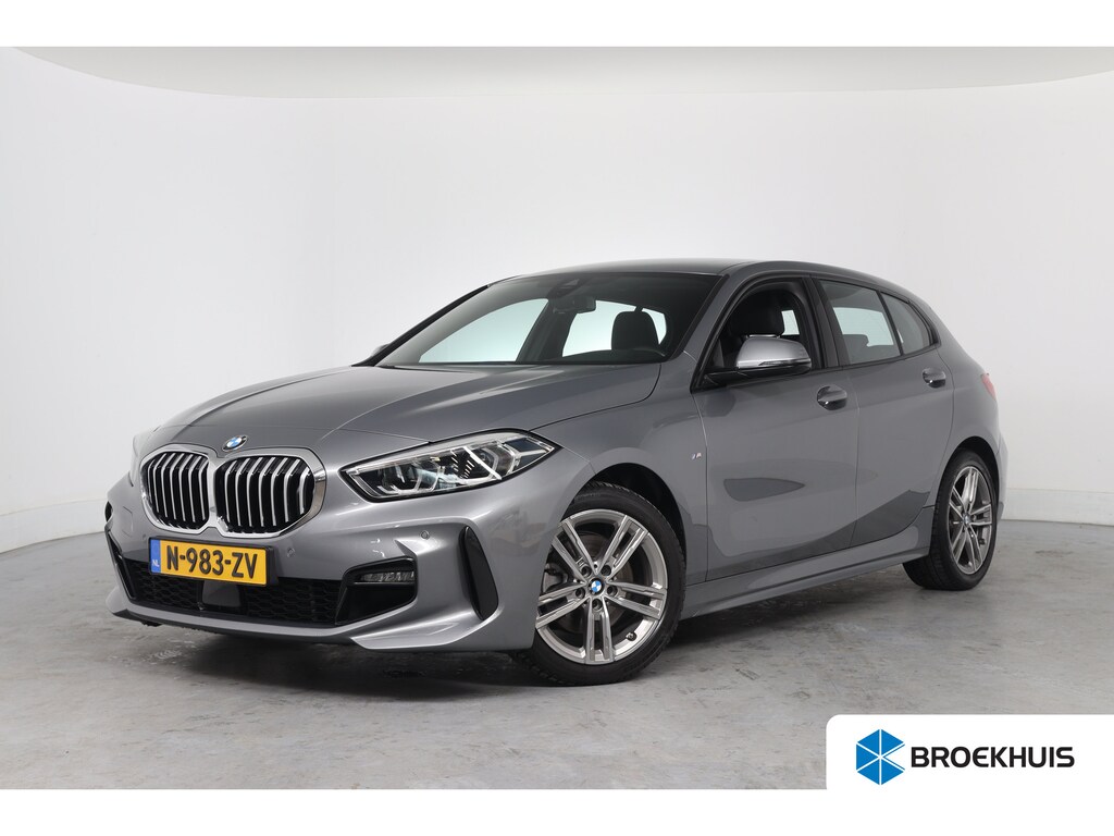 BMW 1-Serie 118i Business Edition M Sport | 1e Eigenaar! | Dealer Onderhouden! | Sportstoelen | LED | Clima | Navi | Half Leder | Keyless | Lichtmetalen Velgen | Parkeersensoren V+A