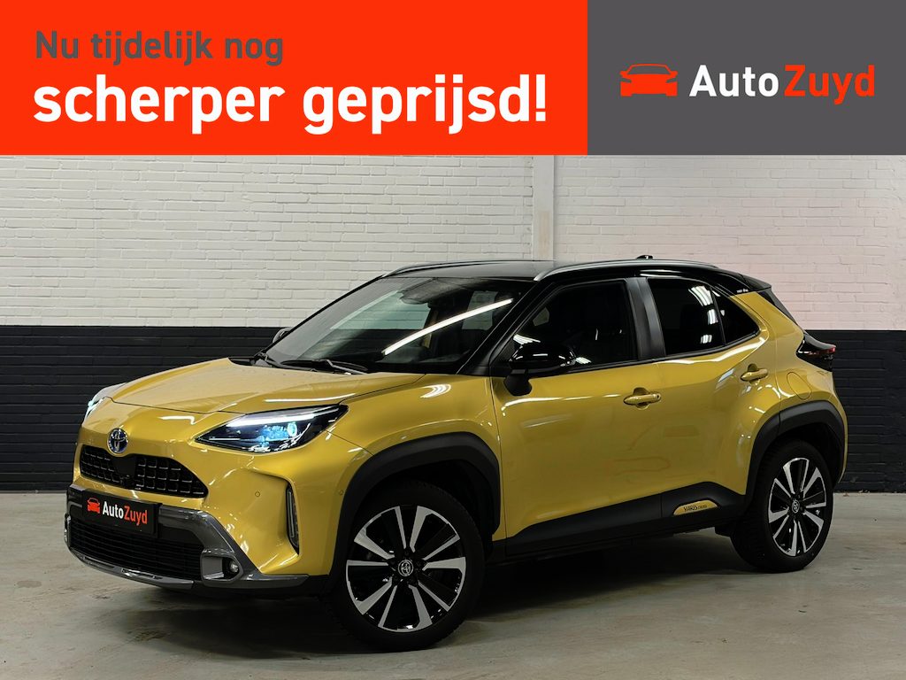 Toyota Yaris Cross 1.5 Hybrid Executive Automaat AWD / Leder / Panoramadak / Navi / PDC / Stoelverwarming / Head-Up / Camera / DAB