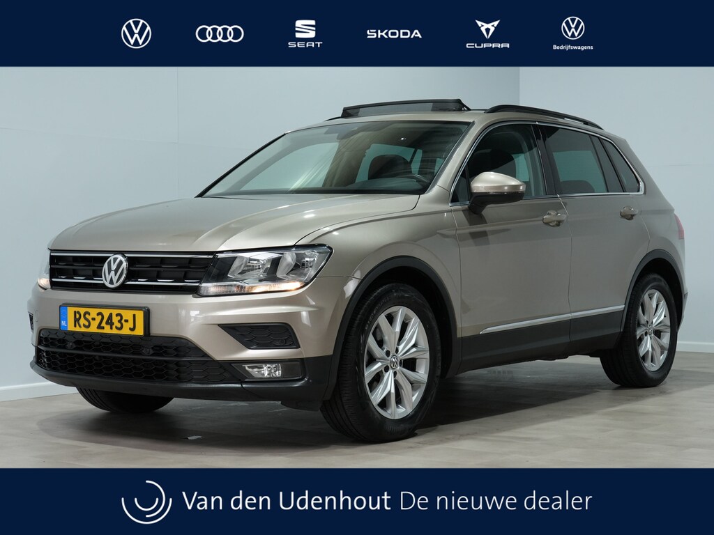 Volkswagen Tiguan 1.4 TSI Comfortline | Panorama | Camera | Navigatie | Stoelverw.