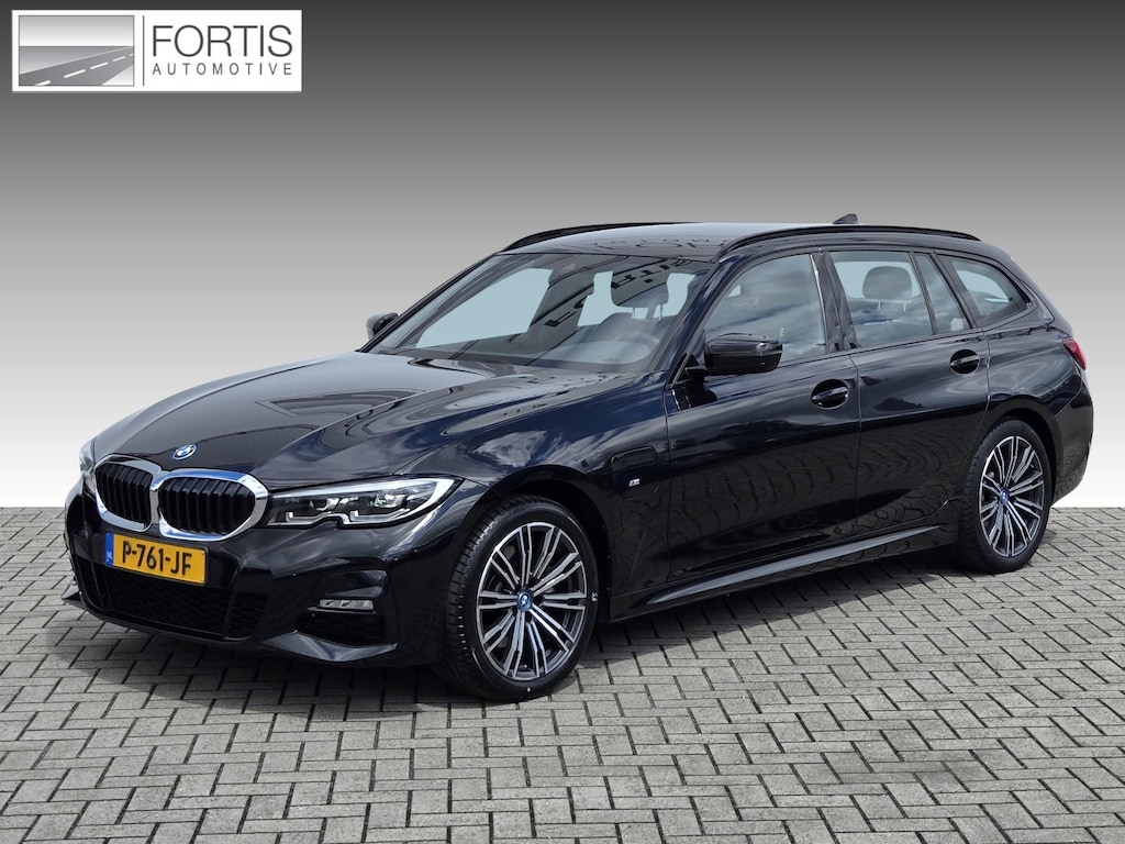 BMW 3-Serie Touring 320e Business Edition Plus NL-AUTO | LEDER | M-PAKKET| SOH 98%|
