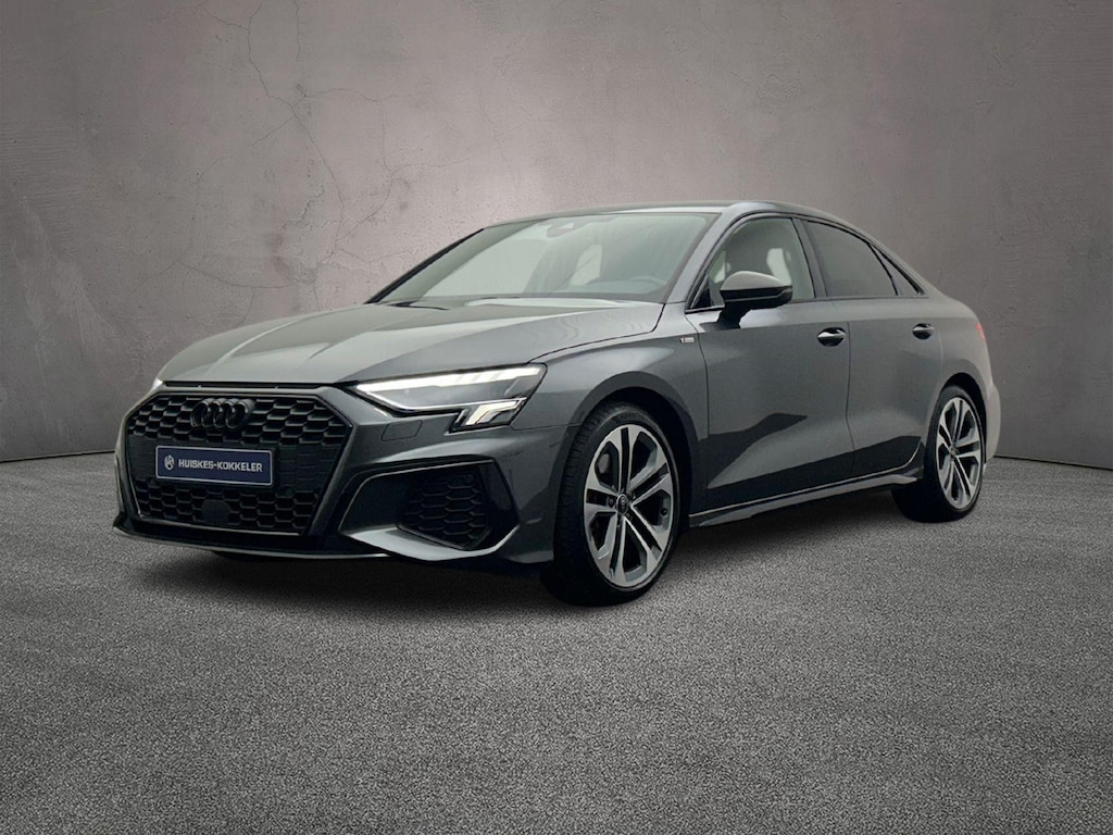 Audi A3 Limousine 35 TFSI 150PK S edition | B&O | Grootlicht-assist | Smartphone-Interface | Ambient-Lightning | 18-Inch | Stoelverwarming | Privacy-Glas | Comfort-Sleutel |