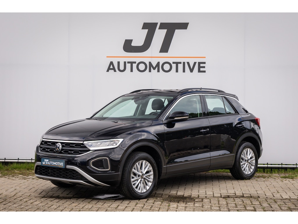 Volkswagen T-Roc 1.5 TSI Life nlauto Stoelverwarming | PDC | Adaptive cruise | Dab | Digitaal dashboard | Carplay
