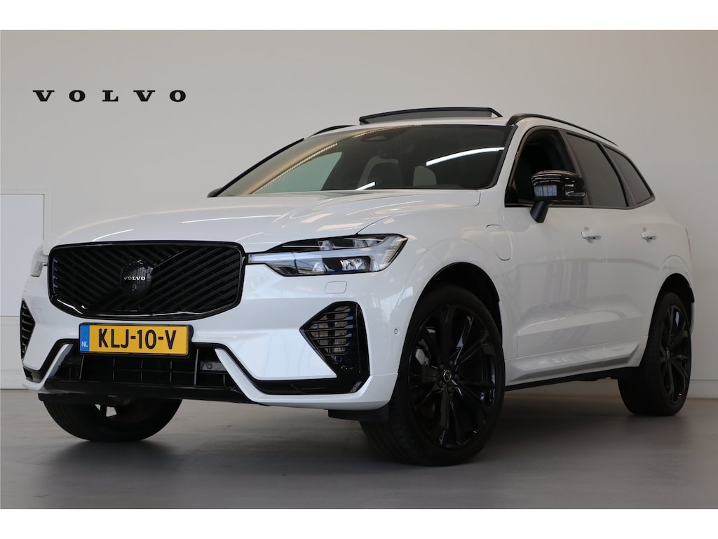 Volvo XC60 T8 455PK Plus Black Edition | 360° | 21" | Getint Glas | Head Up Display | HK Audio | Full LED
