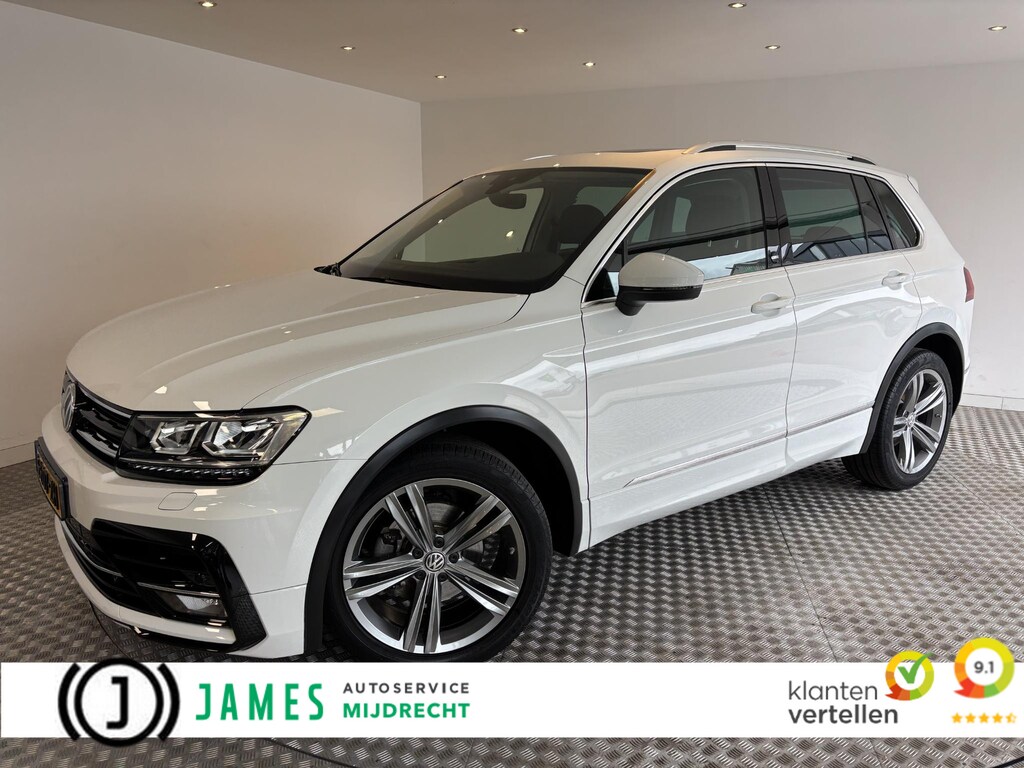 Volkswagen Tiguan 1.4 TSI ACT Comfortline Business R-Line Automaat | Panoramadak | Camera