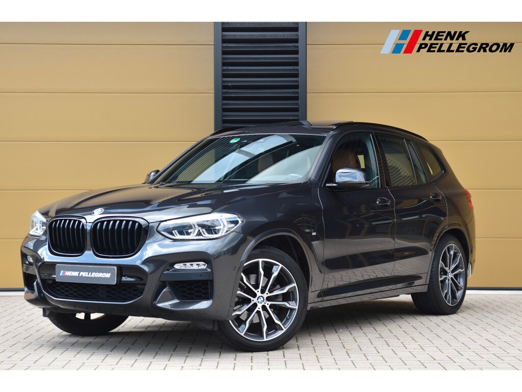BMW X3 xDrive20i High Executive * M-Sportpakket * Trekhaak * Panoramadak * Head-up * Sfeerverlichting *
