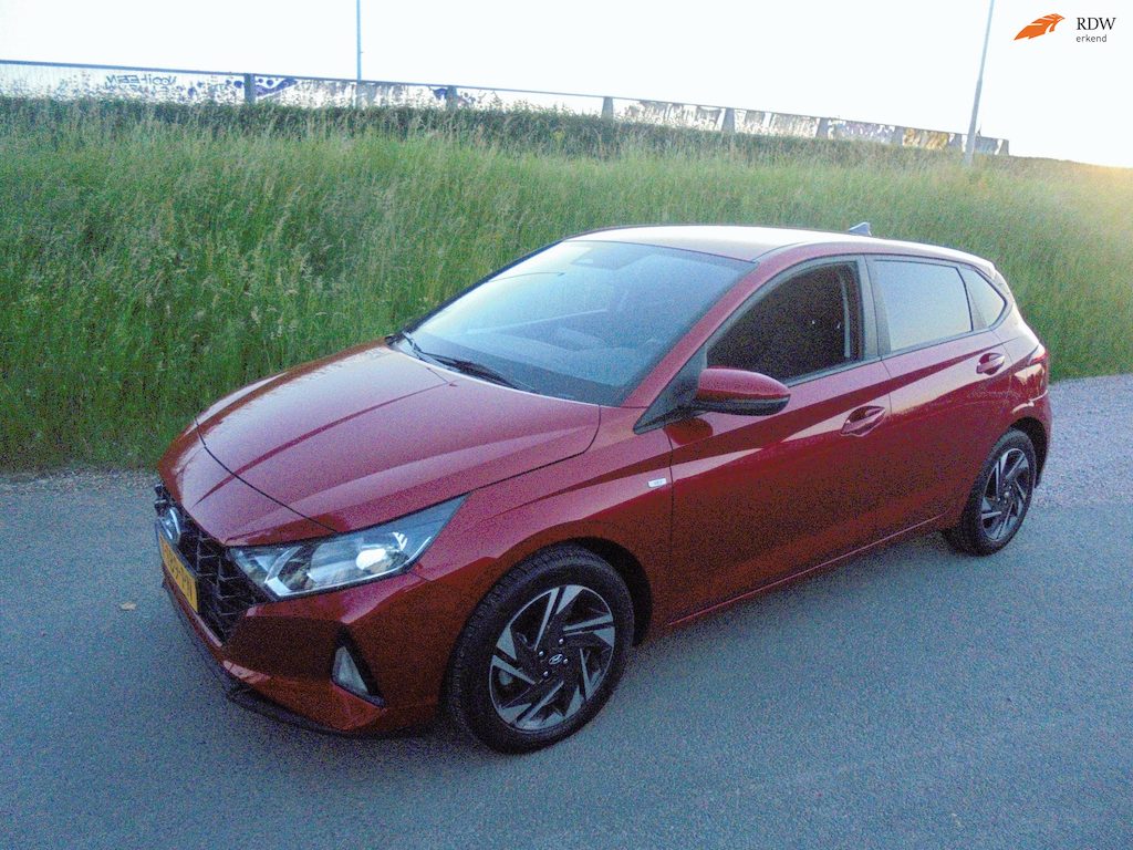 Hyundai i20 Hyundai i20 1.0 Benzine Hybrid automaat airco lmv Camera
