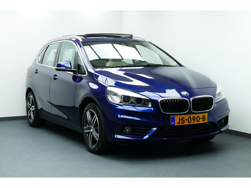 BMW 2-Serie Active Tourer 225xe Centennial High Executive. Panodak, Camera, Leer, StoelVerw, Adap Cruise