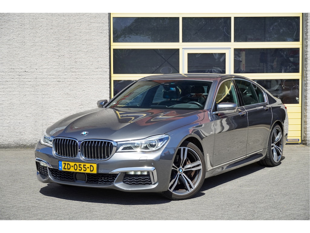BMW 7-Serie 730d Automaat! M-Sport BJ2018 Lmv 20" | Led V+A | Pdc | Adaptieve Luchtvering | Harman/Kardon | Keyless entry | Elek. achterklep | 360° Camera | Navi | Virtual cockpit | Head-up display | Elek. voorstoelen+Mem/Verwarmd | Lederen bekleding | Zwarte hemel