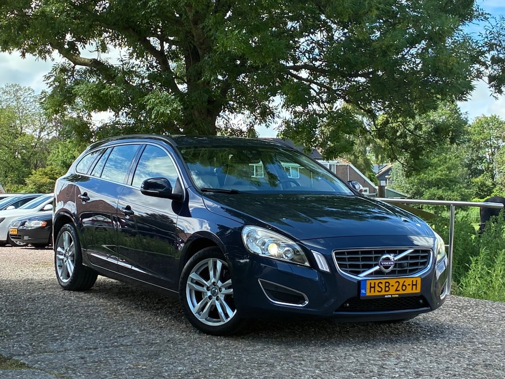 Volvo V60 2.0T Summum | Automaat + Leder + Cruise + Clima nu € 8.975,-!!!
