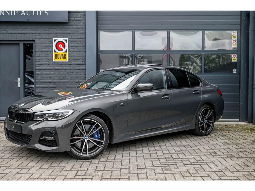 BMW 3-Serie 330e Pano, Camera, Apple Carplay