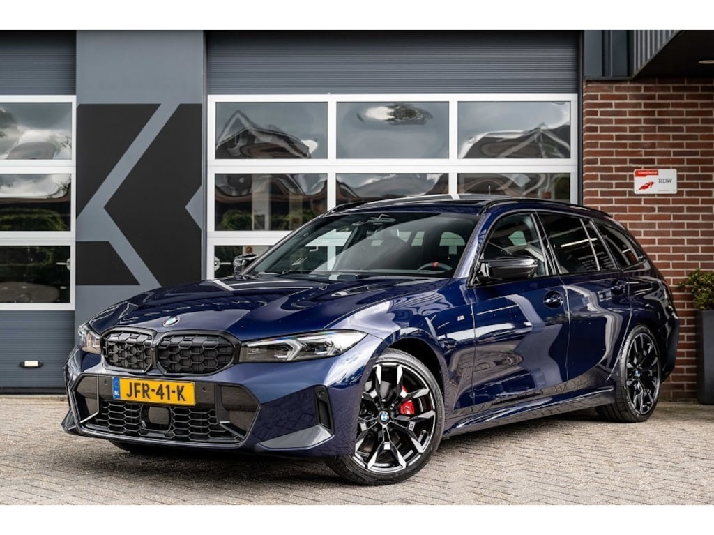 BMW 3-Serie M340i xDrive Touring M Sport Pro | Panorama | Driving Ass. Prof. | Harman/Kardon | Memory | 360 Camera | Trekhaak |
