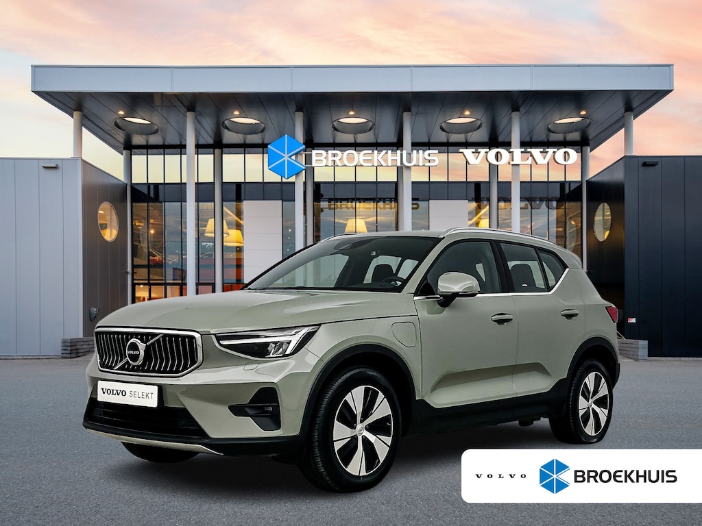 Volvo XC40 T4 Recharge Plus Bright | 18" | Elektr. verst. Stoelen | Adaptieve Cruise | BLIS | Keyless | Stoel/Stuurverwarming | Elektrische Achterklep | Parkeercamera | Parkeerverwarming